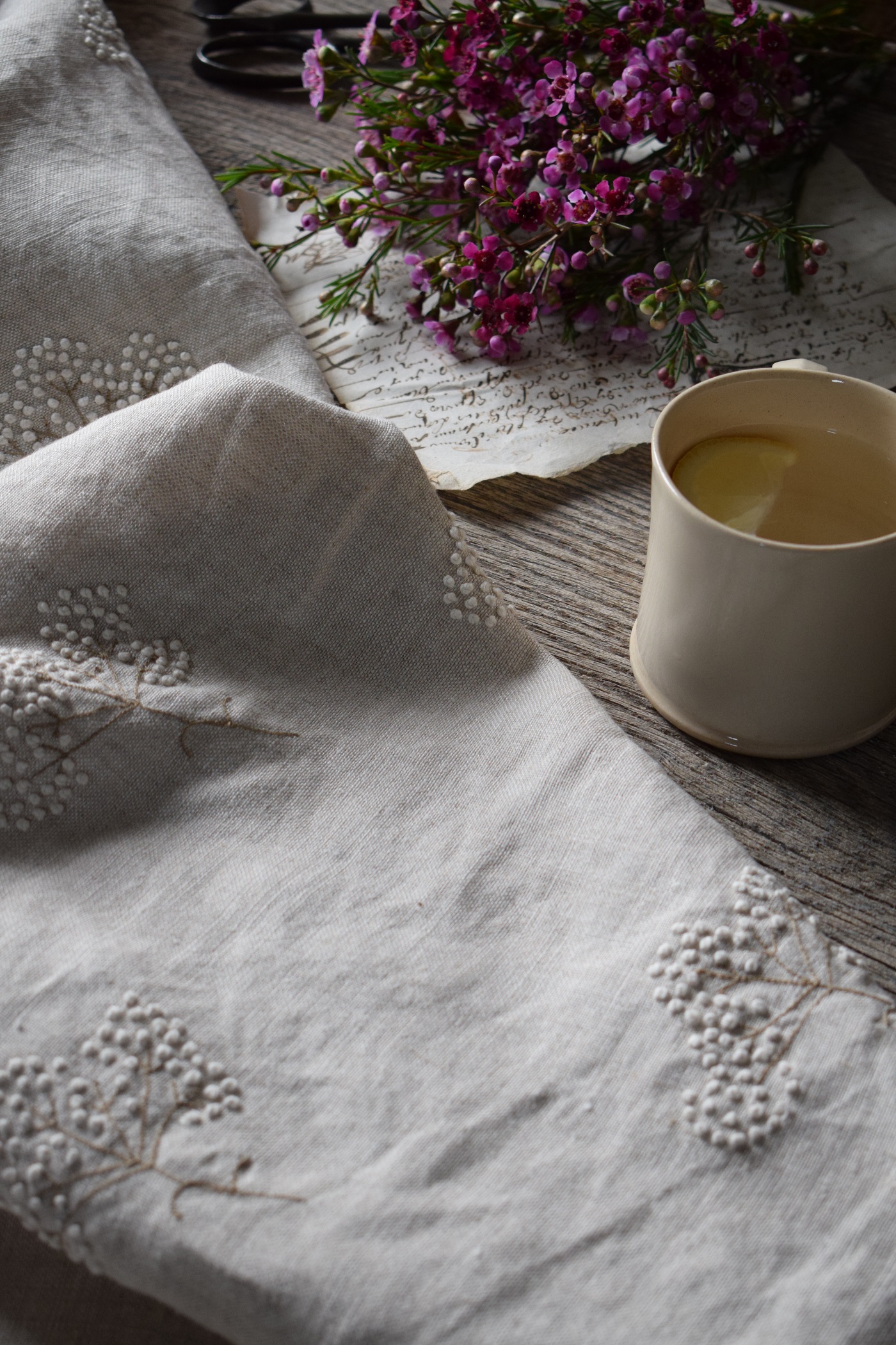 Hand Embroidered French Knot Cow Parsley on Chunky Cream Linen Peony