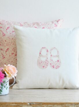 "Little Feet" cushions