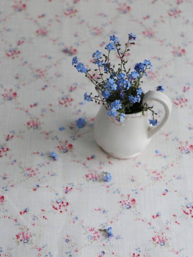 Giardino ~ Rose, Thyme & Forget Me Not Blue on Cream Linen *