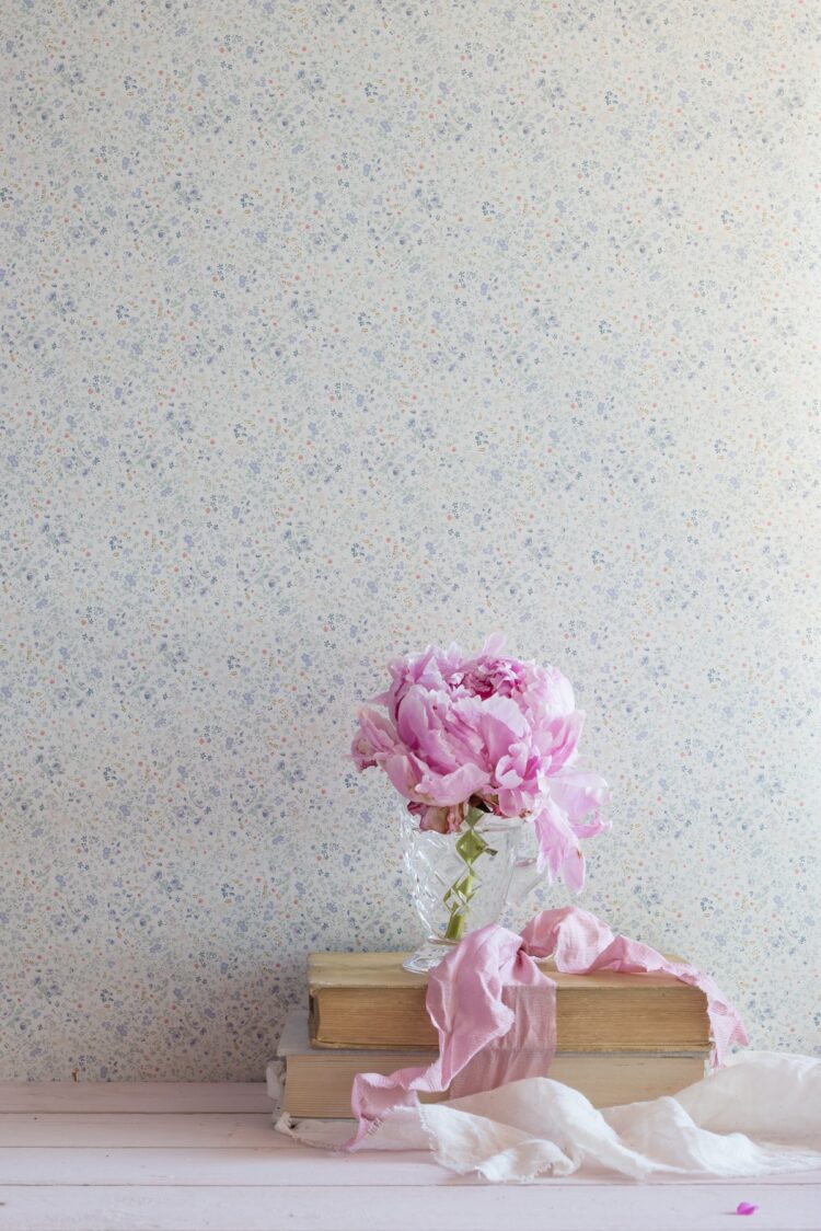 Ditsy Delilah {Tiny} ~ Lavender Wallpaper