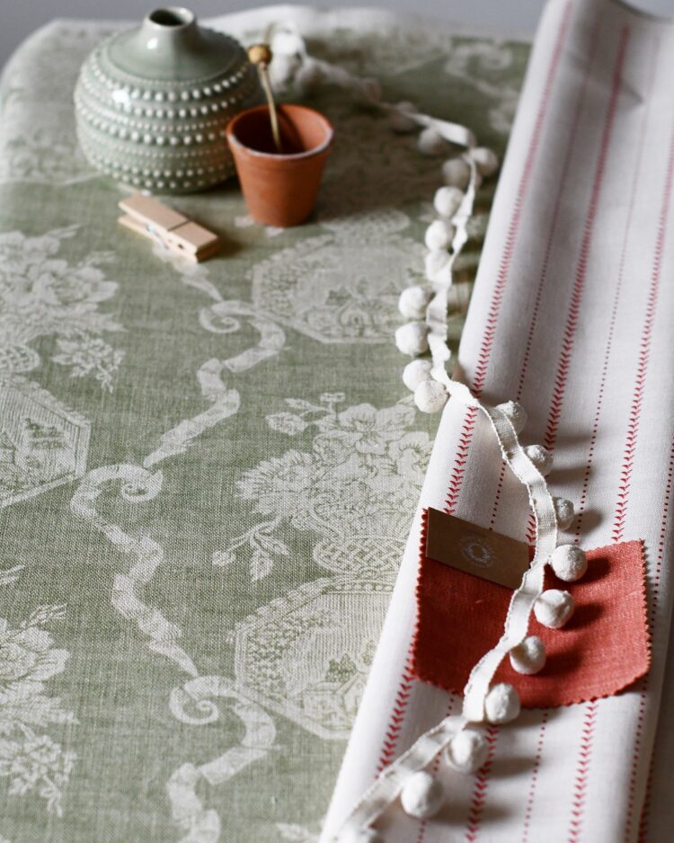 Greta ~ Pomme on Chunky Linen