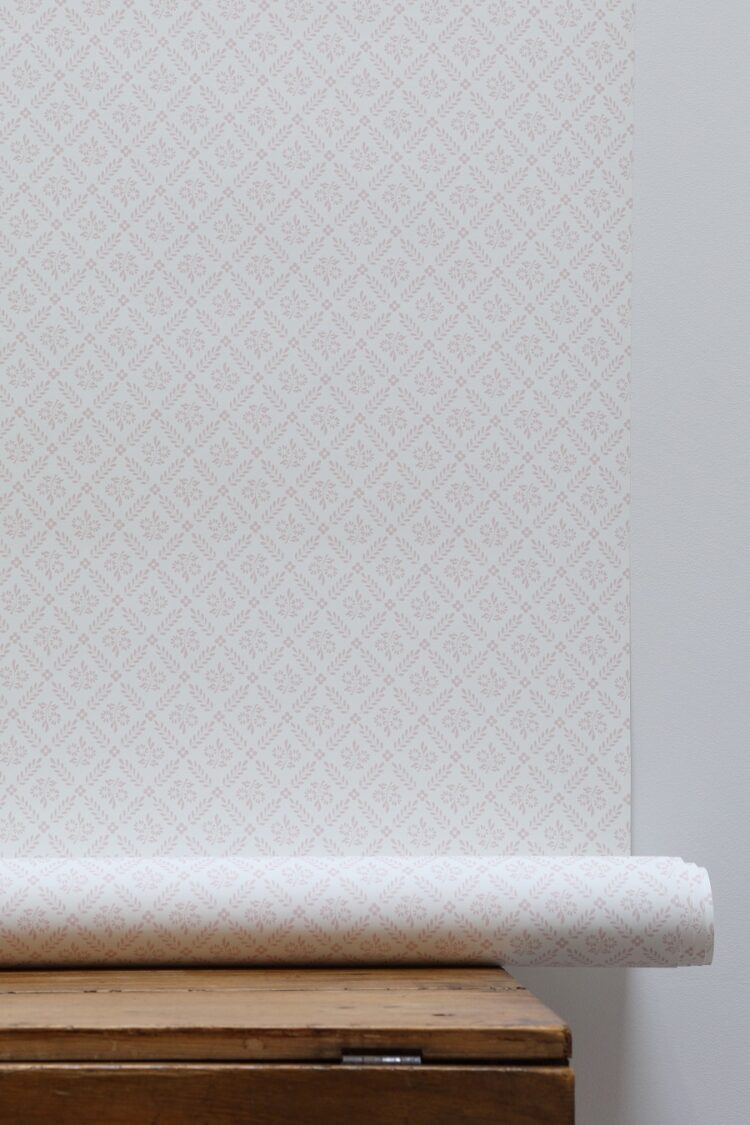 Lucille Pink Icing on White Wallpaper