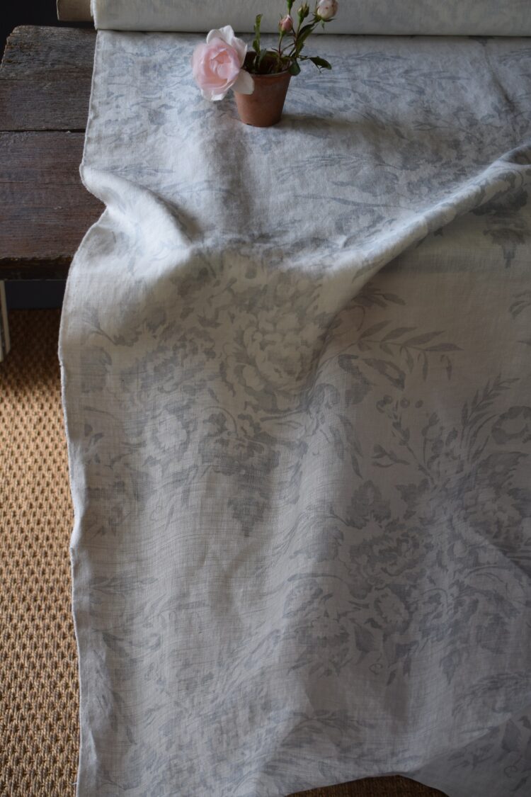 Lozere GRANDE~ Dusky Blues on Pure White Linen