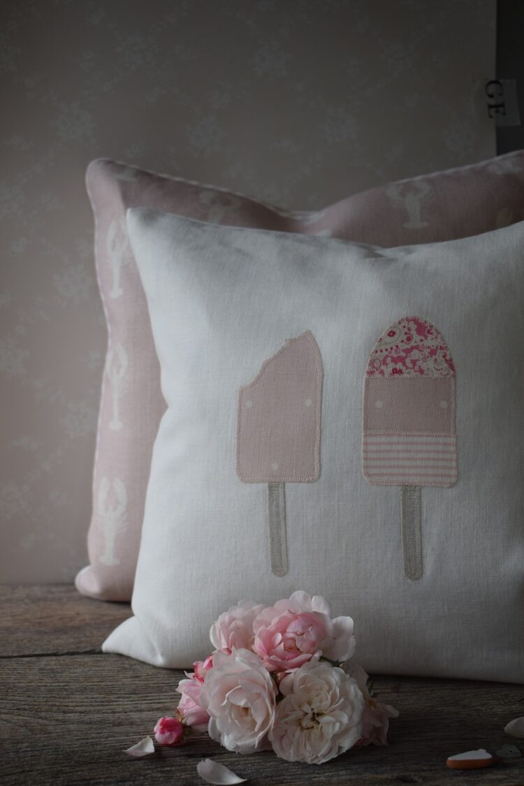 Girls Room 6 Girls Lollies by the Sea