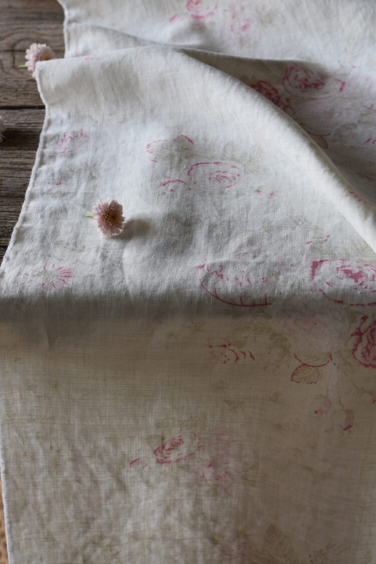 Bella Rosa II on White Linen