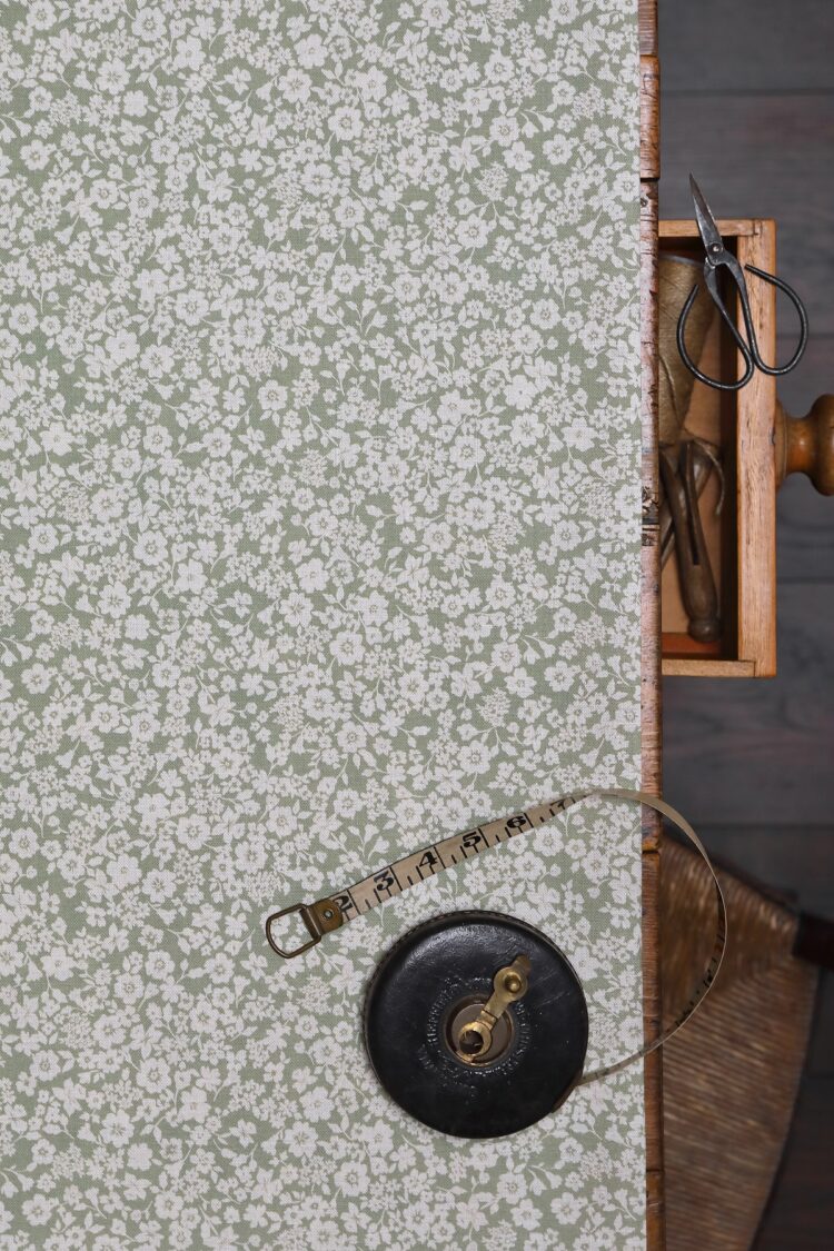 Sugar Plum Daisy Grey Green Pomme on Cream Linen