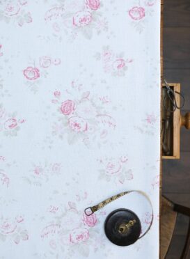 Bella Rosa II on White Linen