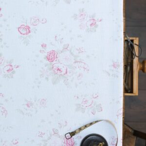 Bella Rosa II on White Linen