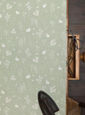 Summertime ~ Soft Pomme on Cream Linen