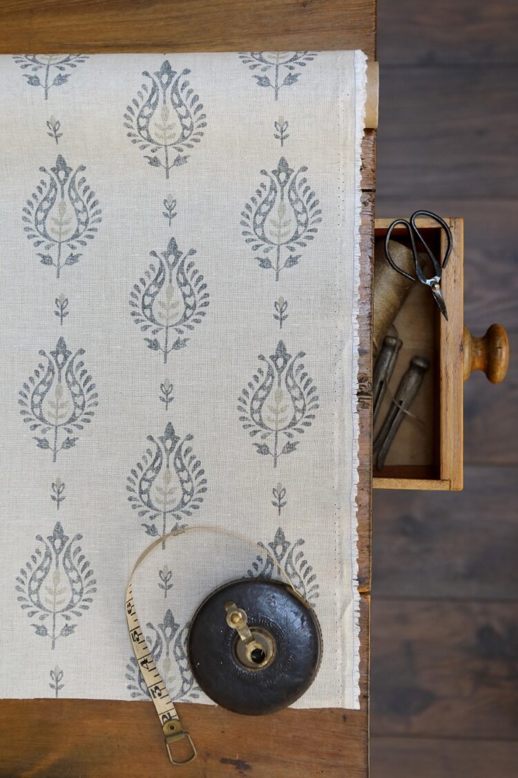 Thali ~ Pipe & Henna on Stone Linen