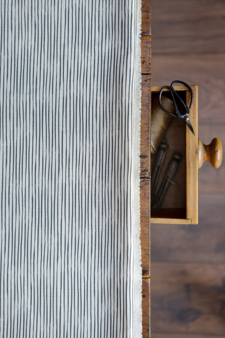 Bamboo ~ Teal on Cream Linen*