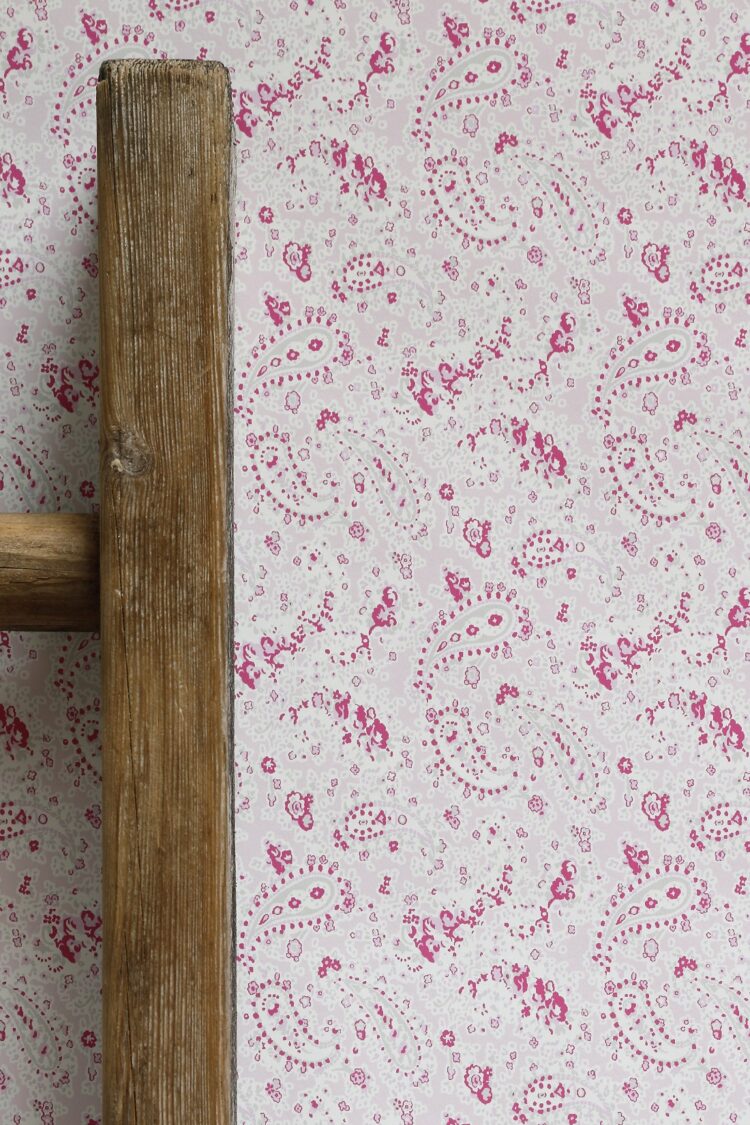 Paisley Wallpaper Perfect Pink (Pink Icing)