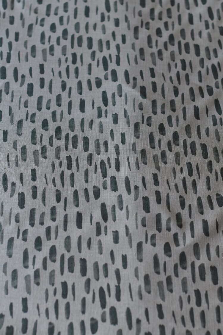 Dash Grande Driftwood Grey on Stone Linen