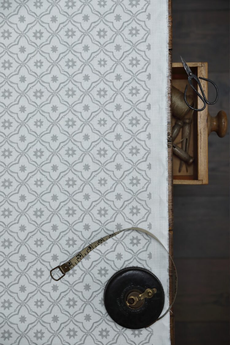 Bolonia Swedish Grey on White Herringbone