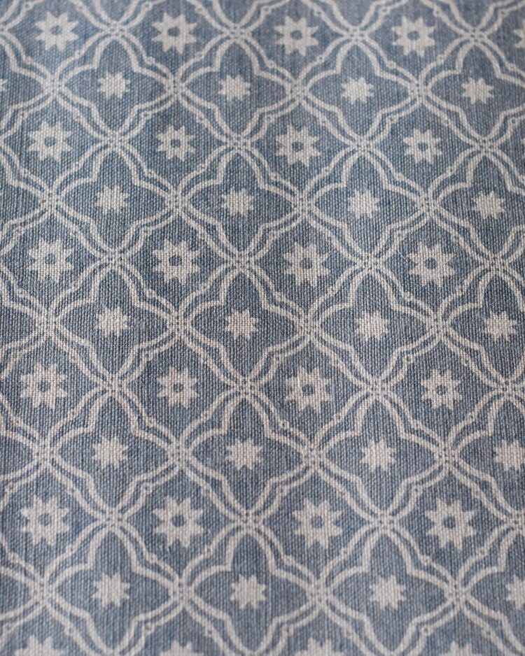 Bolonia Weathered Blue Blotch on Chunky Linen