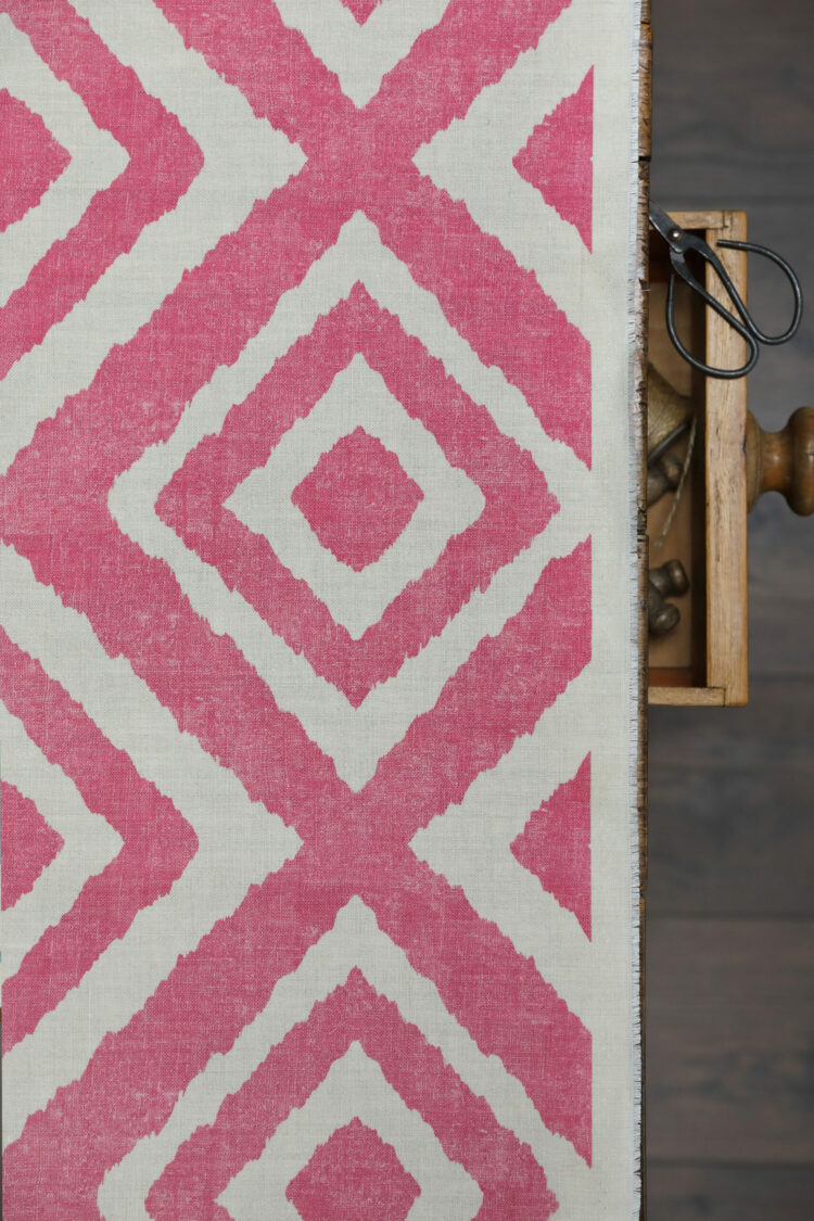 Kirmani Hot Pink on Cream Linen NEW *