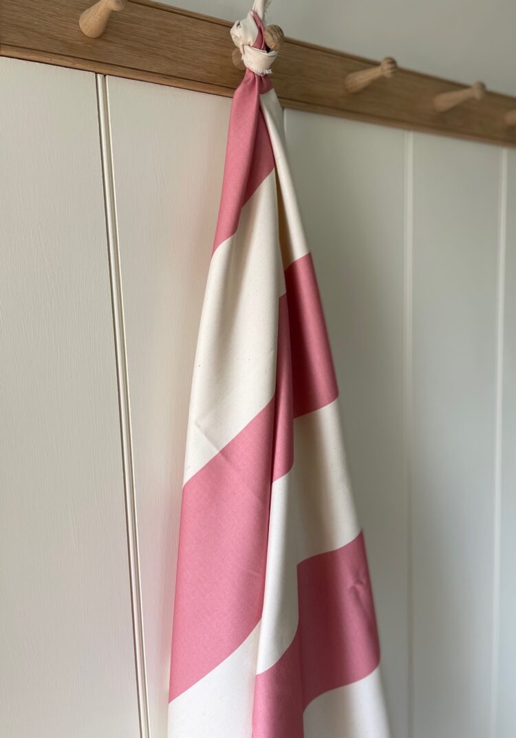 Bateau Broadstripe Vertical 6 inch on Cream Recycled Cotton ~ Berry Pink
