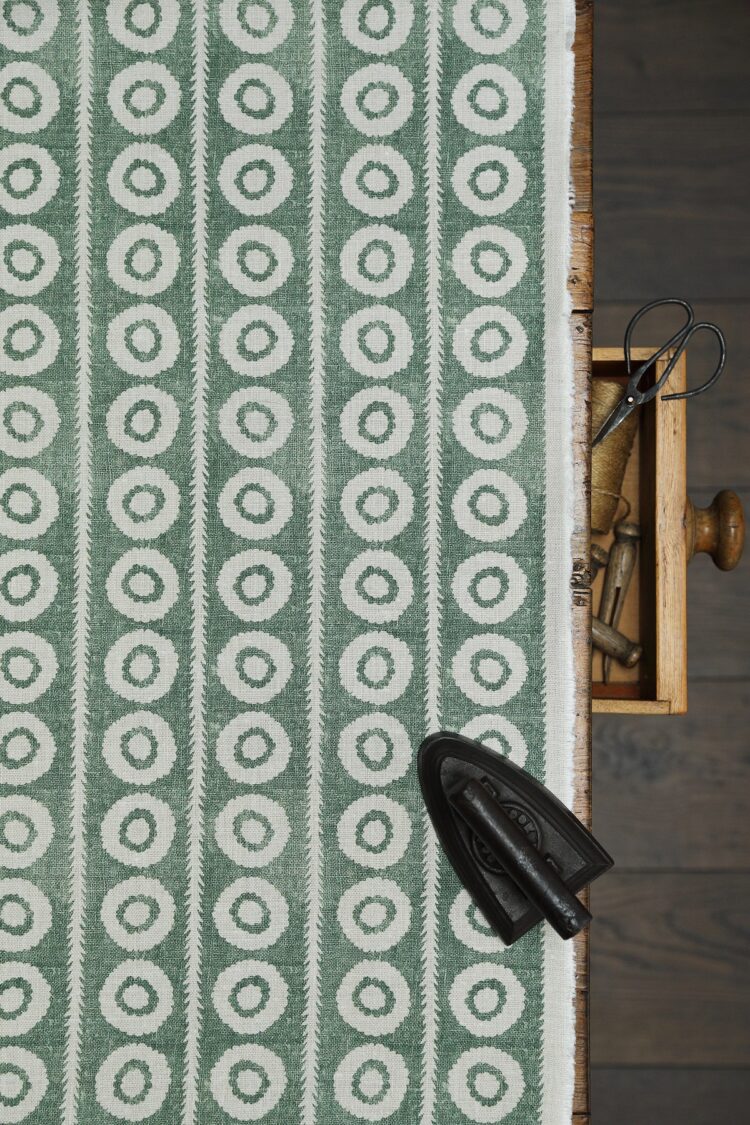 Lima Linen Just Green Blotch on Chunky Linen