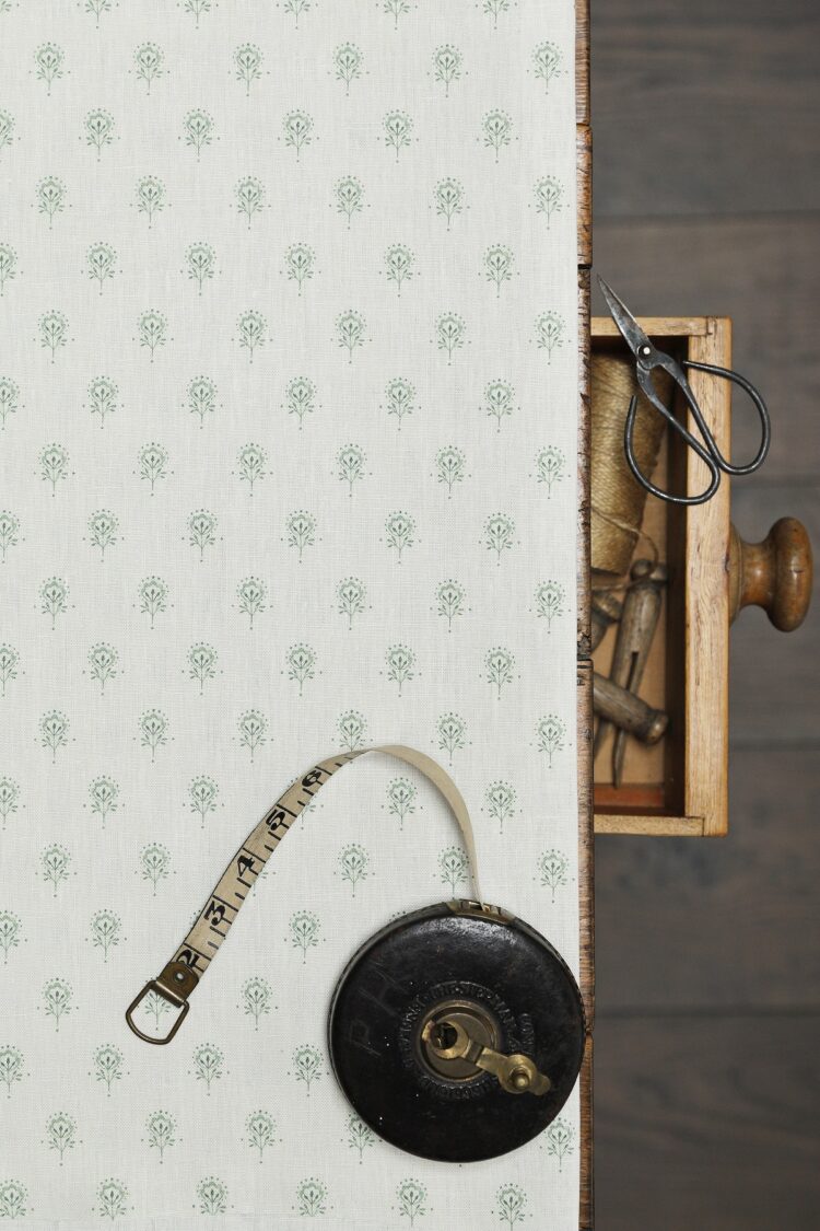 Ottillie Sprigs Just Green on Ivory Linen
