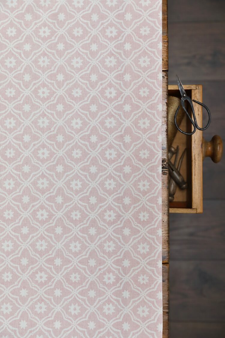 Bolonia Chalk Pink Blotch on Ivory Linen