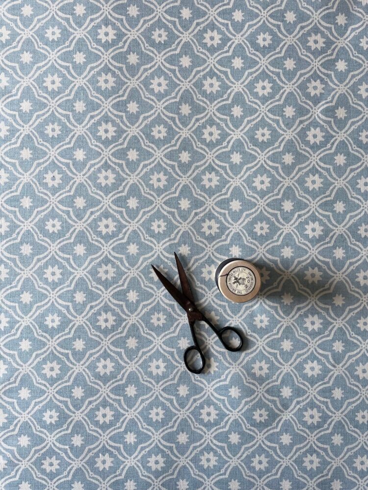 Bolonia Lisbon Blue on Ivory Linen