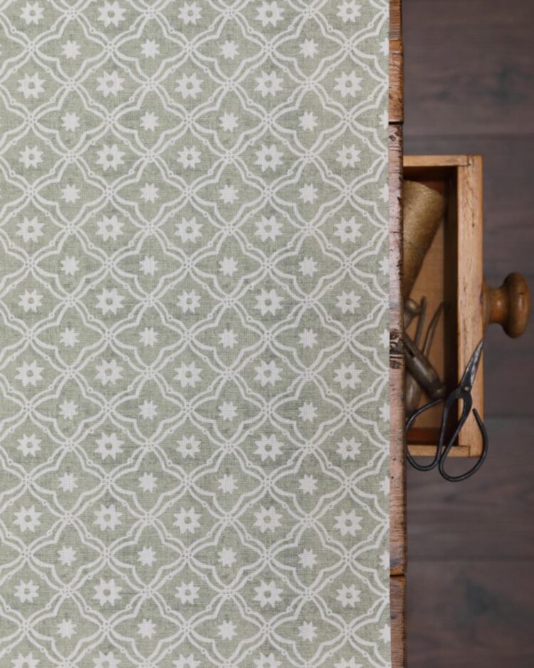 Bolonia Sludge Blotch on Ivory Linen