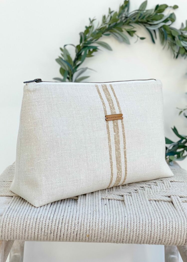 Ladies Dutch Stripe Washbag ~ Wheat