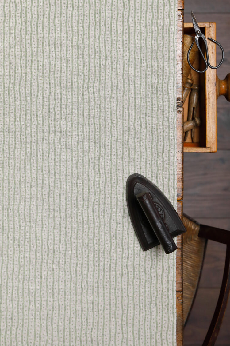 NEW Betty's Wobble Stripe Peapod on Cream Linen