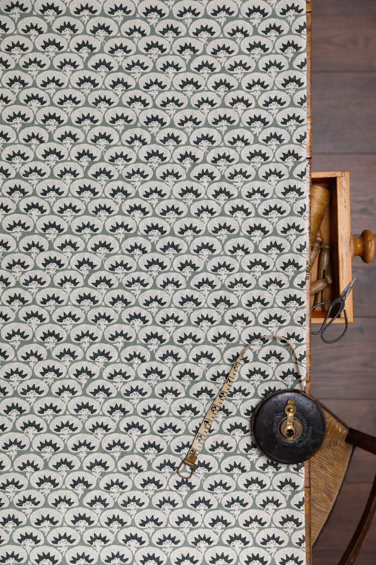 Laguna Pigeon on Stone Linen