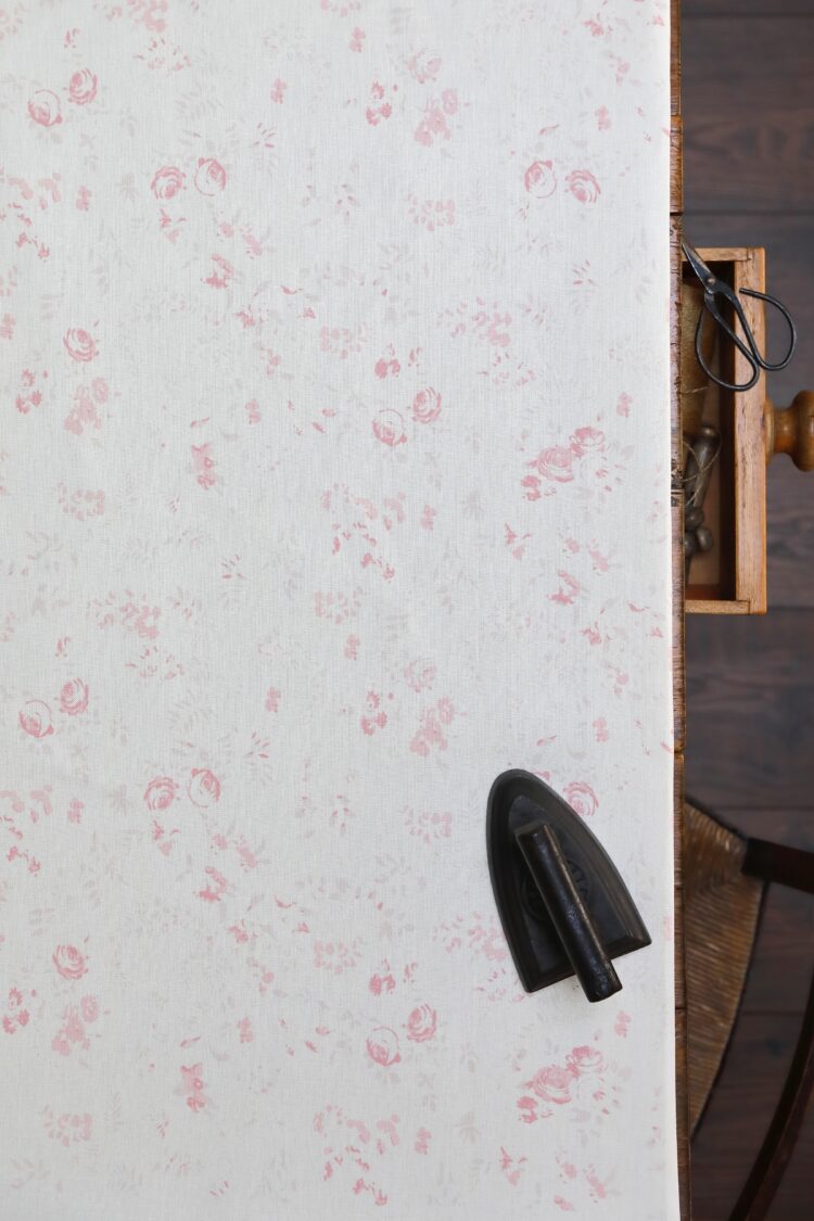 Lydia ~ Powdery Pinks on Ivory Linen