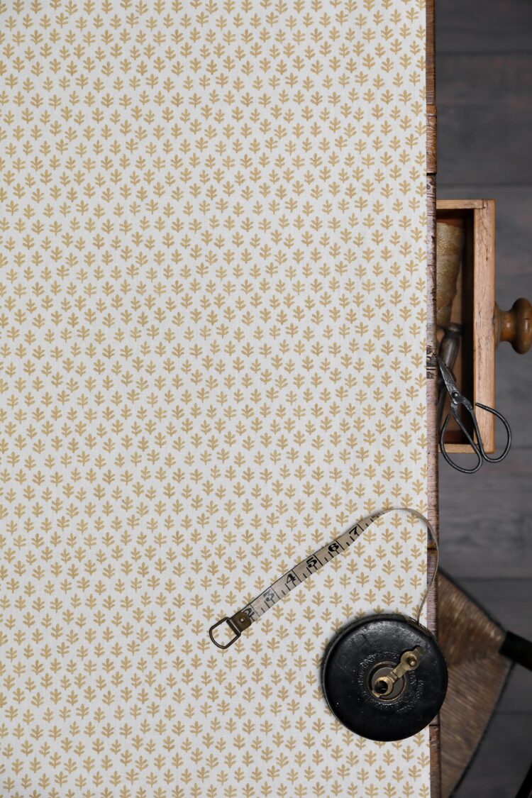 Savannah Hay on Ivory Linen