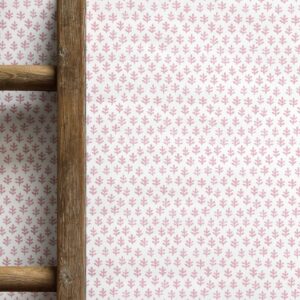Savannah Thea's Pink Wallpaper