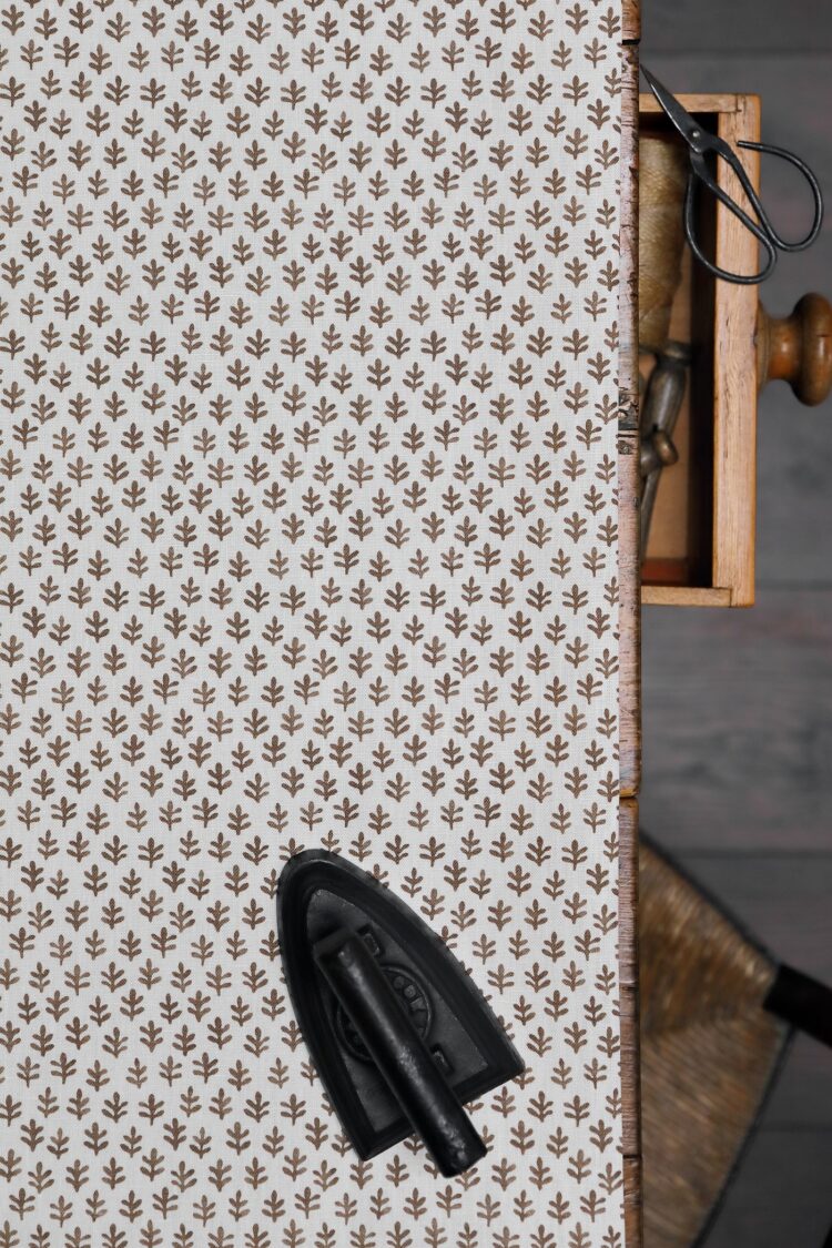 Savannah Peat on Ivory Linen
