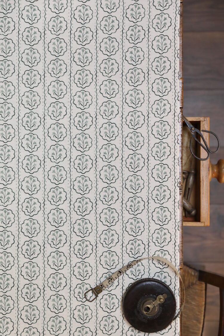 Dutch Tulip Forest Green on Cream Linen