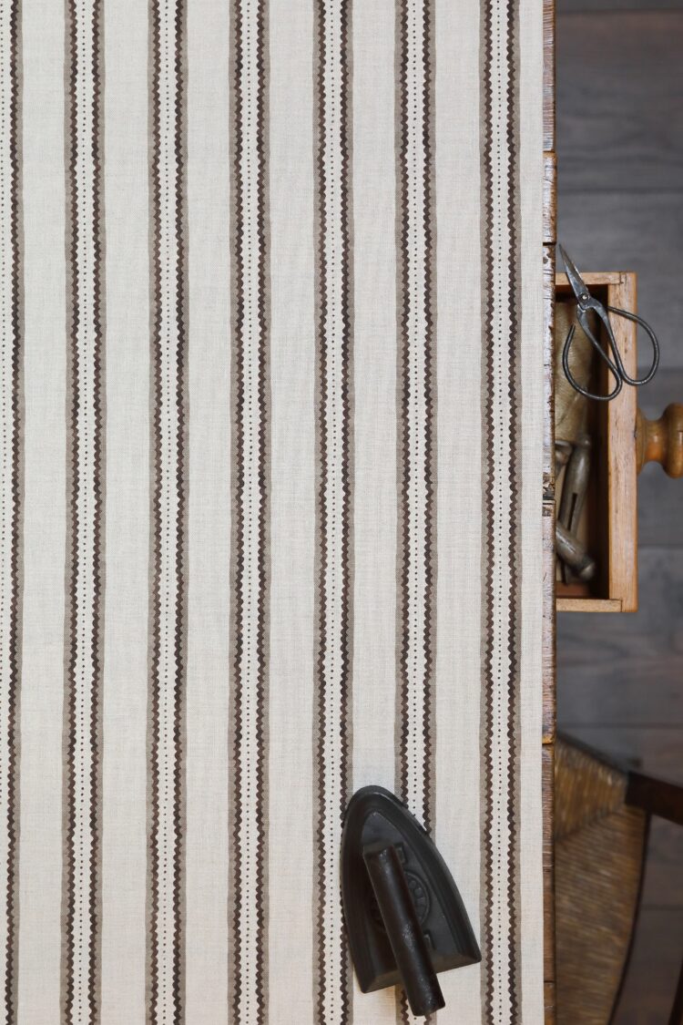 Ripple Stripe With Dots Belgian Choc on Stone Linen