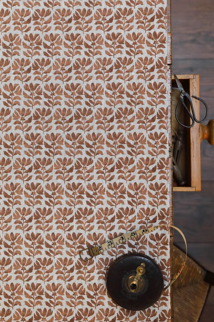 Daphne Dark Sisal on Dune Linen