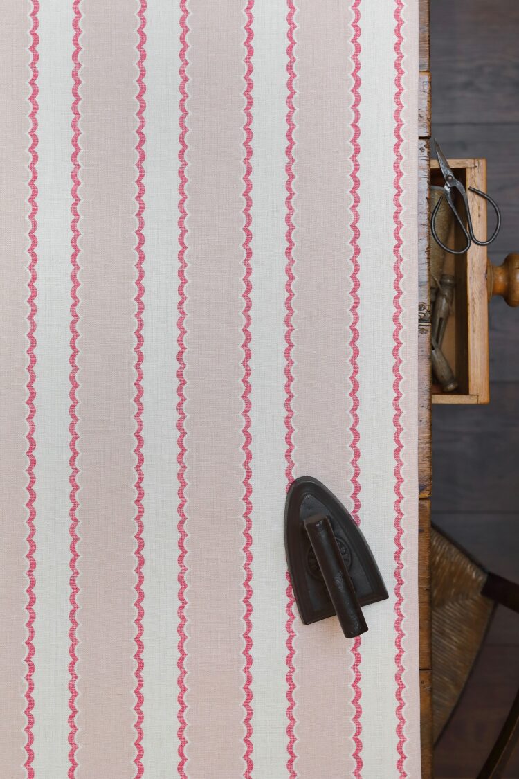 Folie Stripe Beautiful Pink + Raspberry on Pure Double Cream Linen