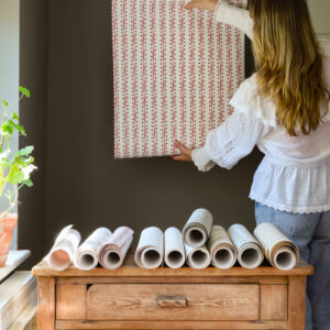 Wave + Dot Wallpaper Maroon + Soft Pink