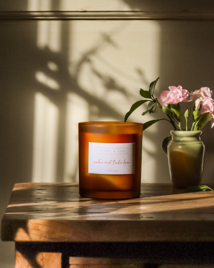 Brown Glass Large Tumbler in Amber & Tonka Bean Candle