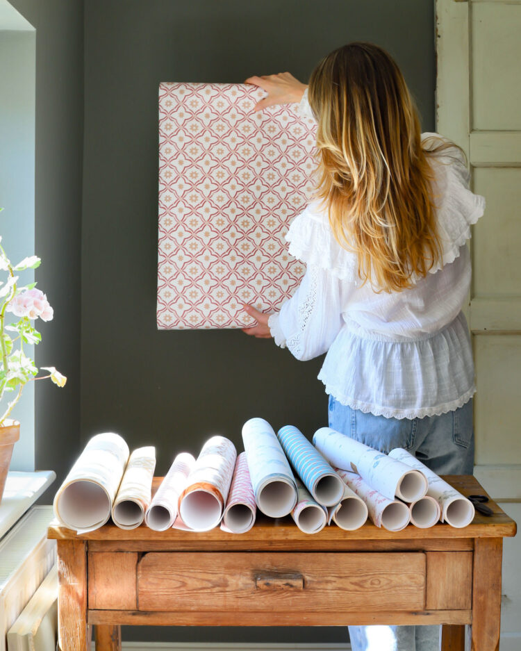 Bolonia Wallpaper Maroon + Terra Pink