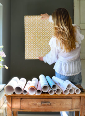 Bolonia Wallpaper Straw Background