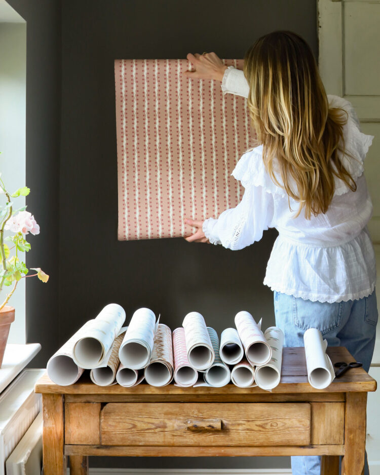 Wave + Dot Wallpaper Terra, Maroon on Cream (Funky)