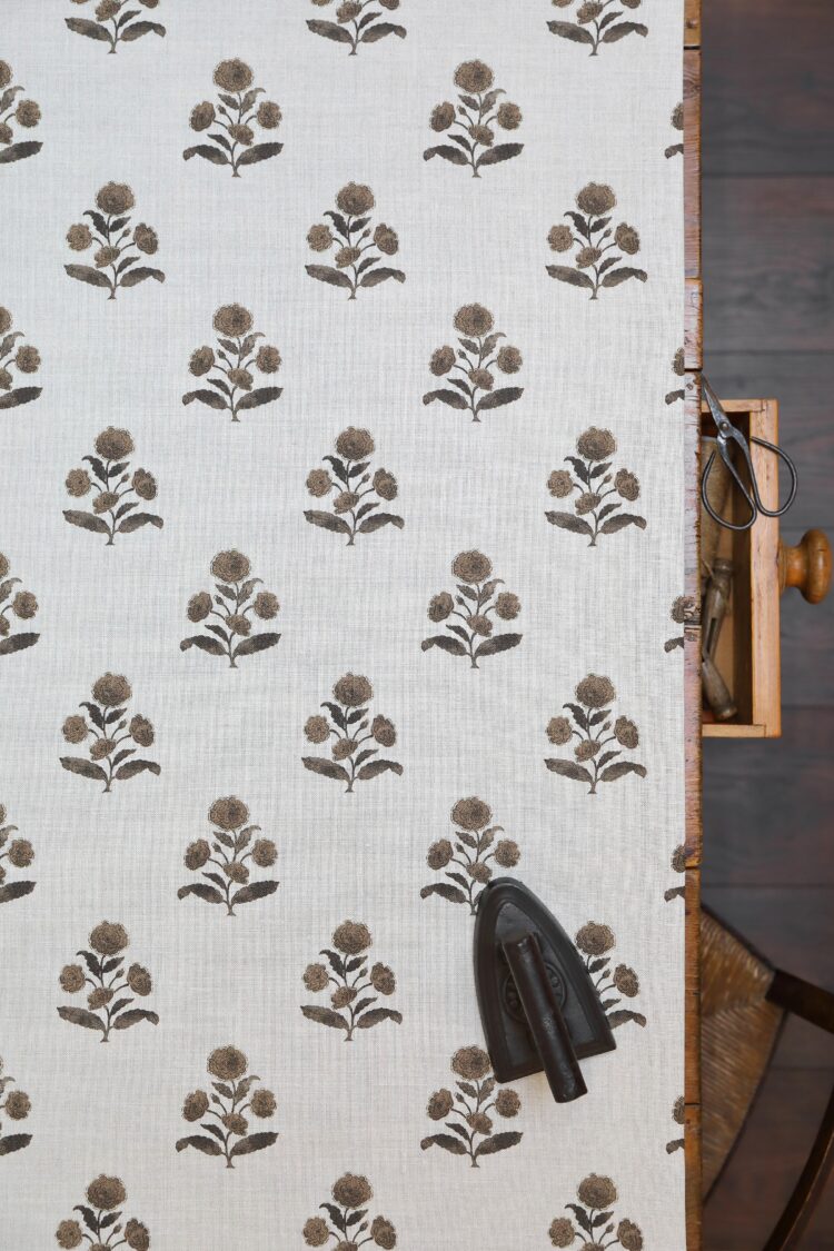 Poppi Large Drab on Stone Linen