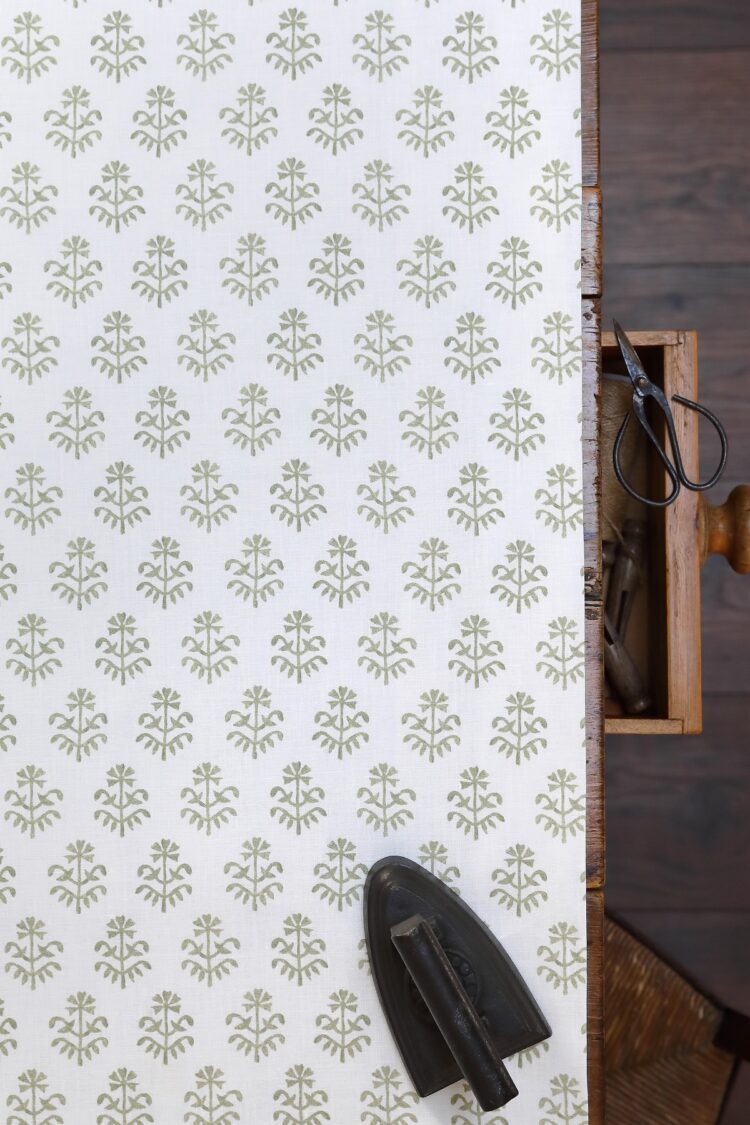 Tuk Small Olive on New White Linen