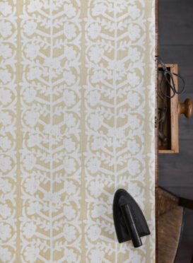 Antibes Grande Sand Blotch on Double Cream Linen