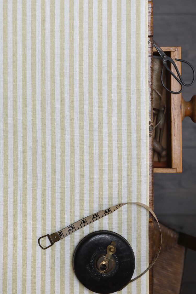Punch and Judy Standard Scale Lemon Curd English Double Cream Linen