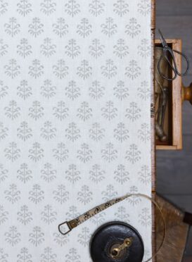 Tuk Small French Grey On Ivory Linen