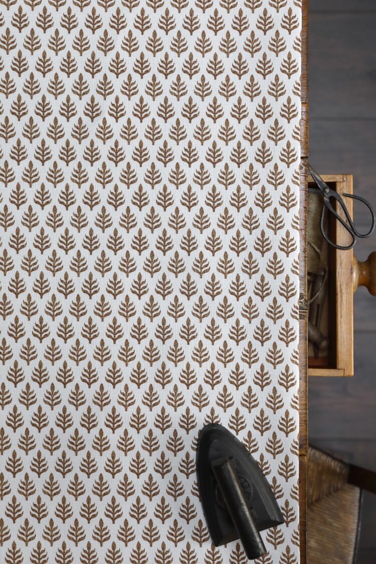 VHARI Vintage Midi Dark Sisal on White Linen Union