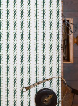 Wave and Dot in Emerald Green and Apple on White Linen Union