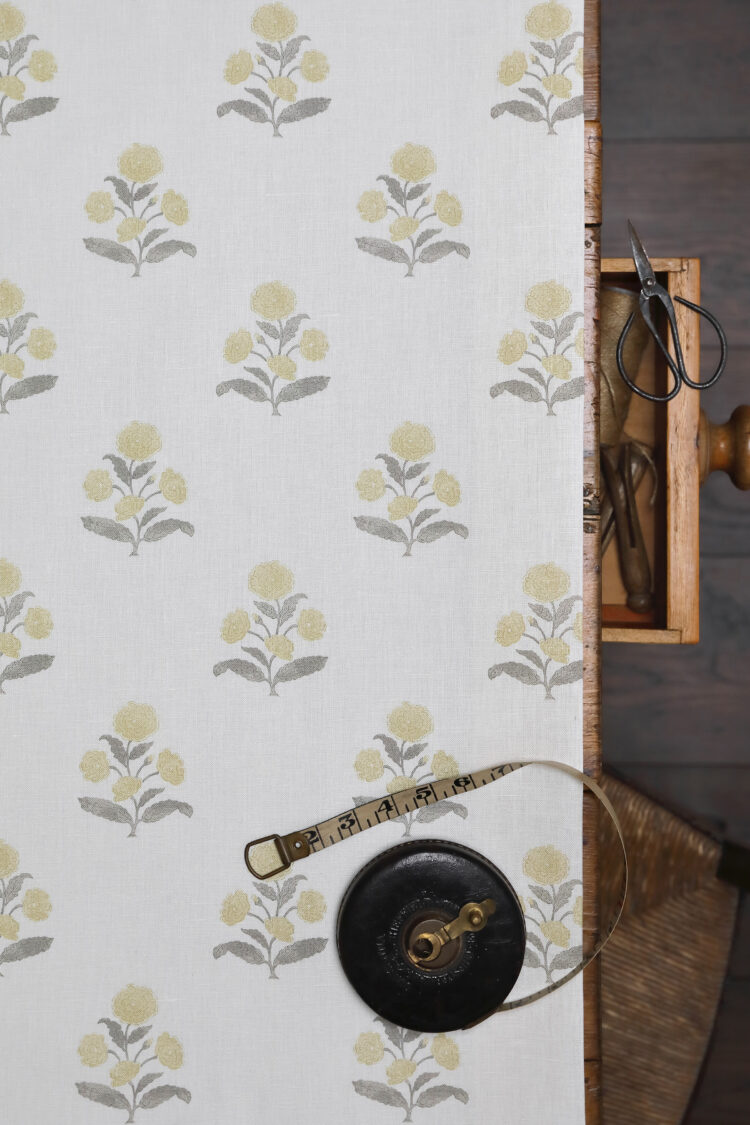 Poppi Large Lemon Curd + Biscuit on Ivory Linen
